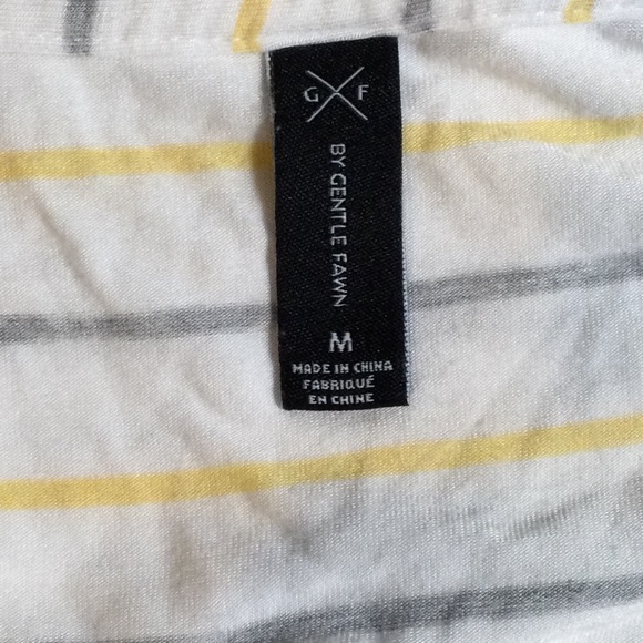 GENTLE FAWN Round Neck Short Sleeve Tee Shirt, High-Low - Picture 5 of 7